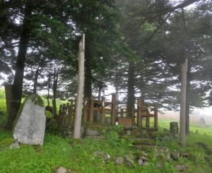 旧御射山（もとみさやま）神社